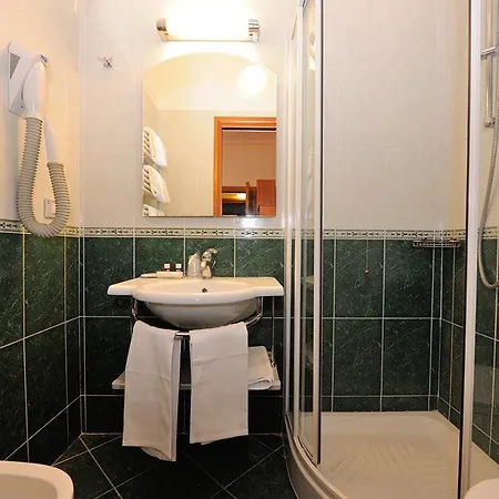 Hotel Frate Sole 3*